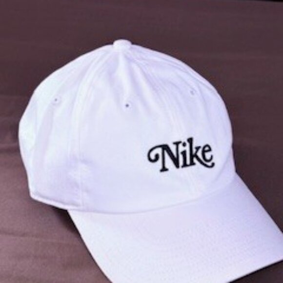 Nike 1972 Vintage Heritage Embroidered Cap, White with Adjustable Strap - Picture 2 of 4